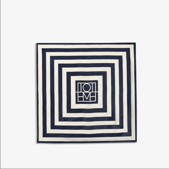 Toteme Accessories - Toteme silk scarf